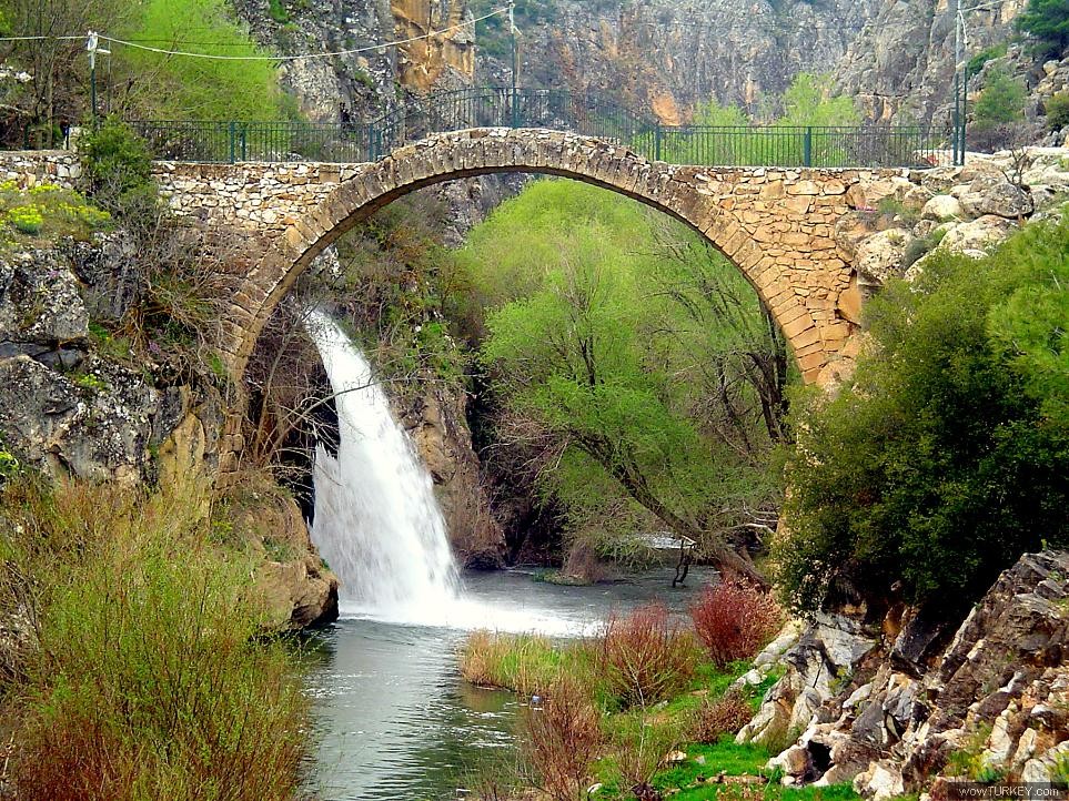 Karahallı Karahallı